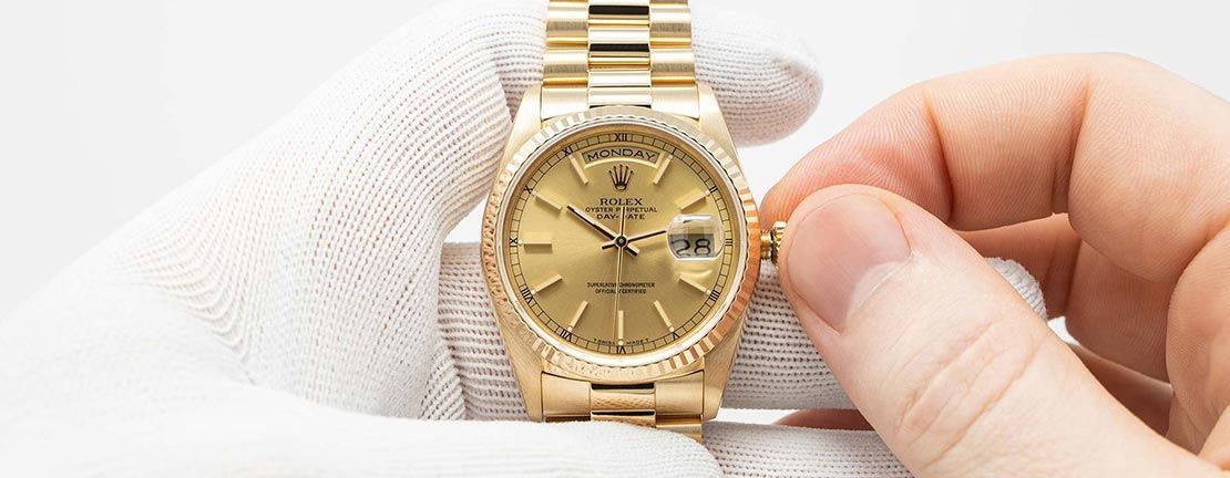 How to Set the Time on a Rolex Watch
