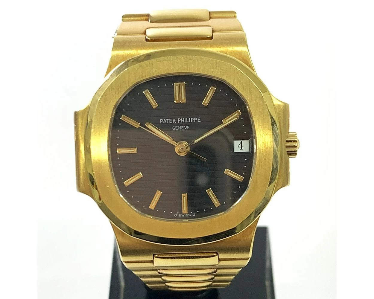 Patek philippe nautilus deals 3800 yellow gold