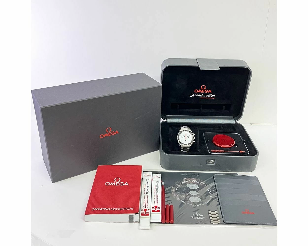Omega speedmaster professional box clearance
