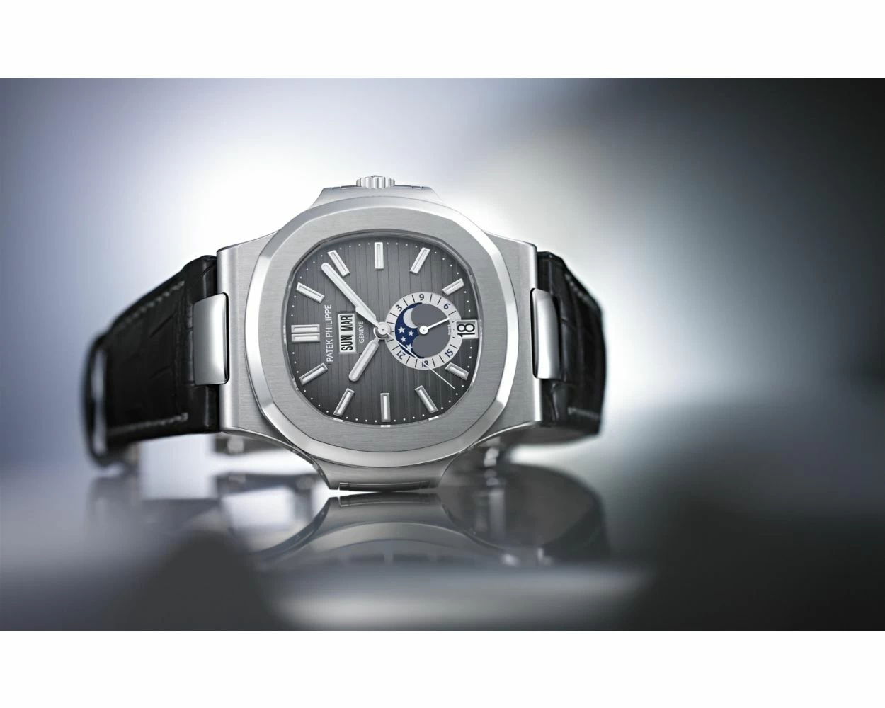Buy Genuine Patek Philippe Nautilus Black Dial 5726A 001