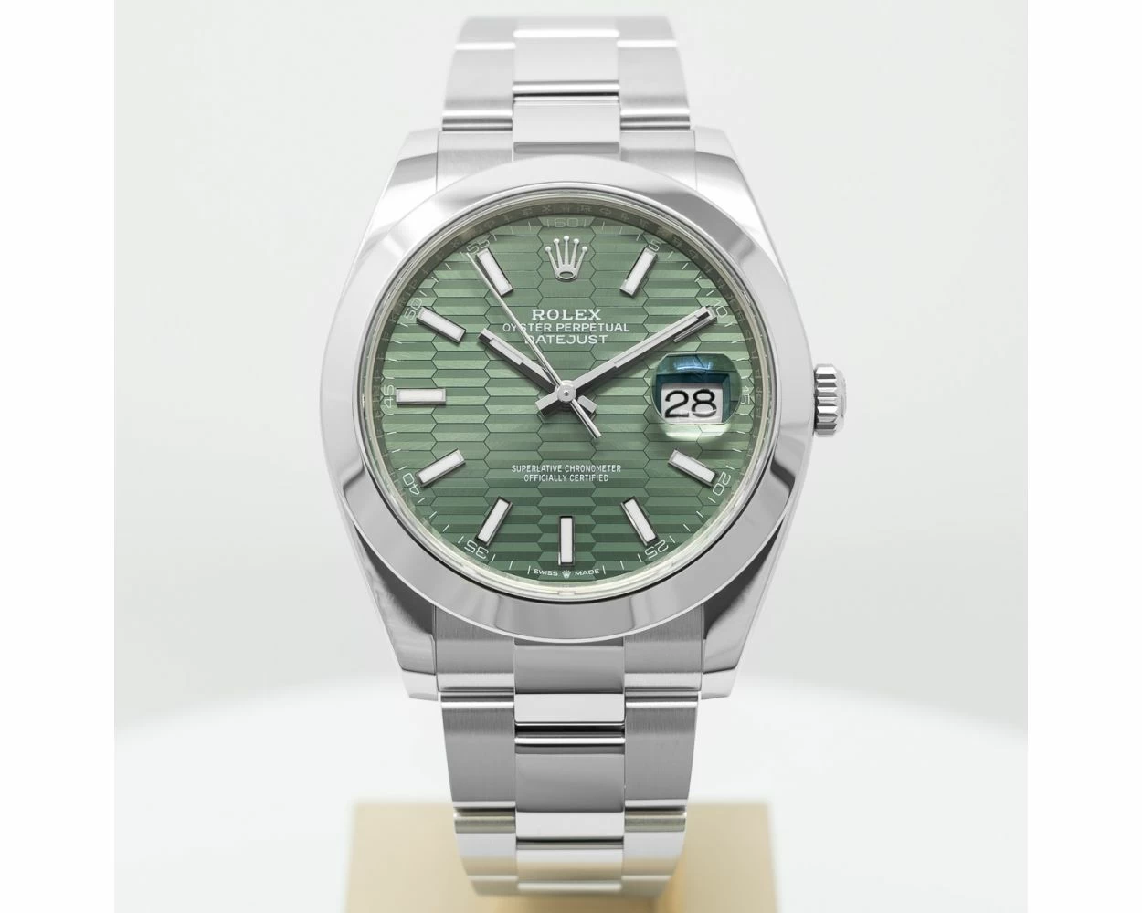 Datejust 41 green roman outlet