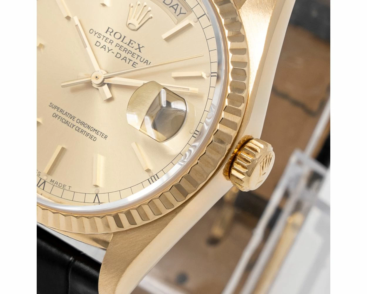 Rolex Day-Date 36, Leather Strap, Champagne Dial, Yellow Gold, 18238, Box Only (Watch Chest Renewed) Rolex Day-Date 36, Leather Strap, Champagne Dial, Yellow Gold, 18238, Box Only (Watch Chest Renewed)