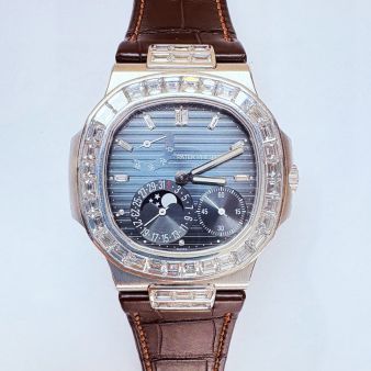 2010 Patek Philippe Nautilus 5724G-001, 40mm, White Gold, Blue Dial, Box & Papers