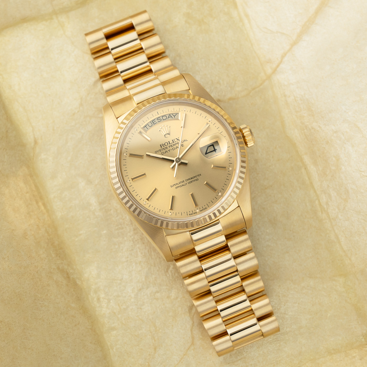 気質アップ Rolex Day-Date 36 18038, Yellow Gold, Champagne Index Dial Macデスクトップ