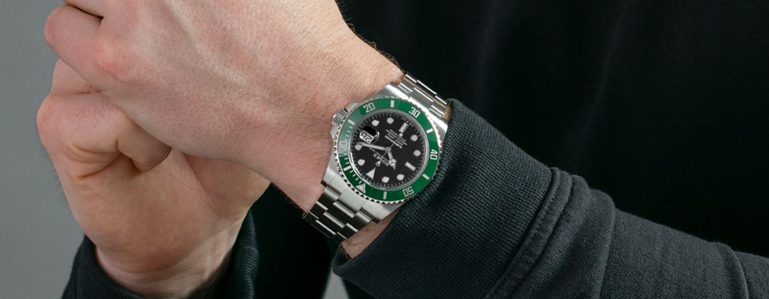 A male model showing off the look of the Rolex Submariner Starbucks A male model showing off the look of the Rolex Submariner Starbucks